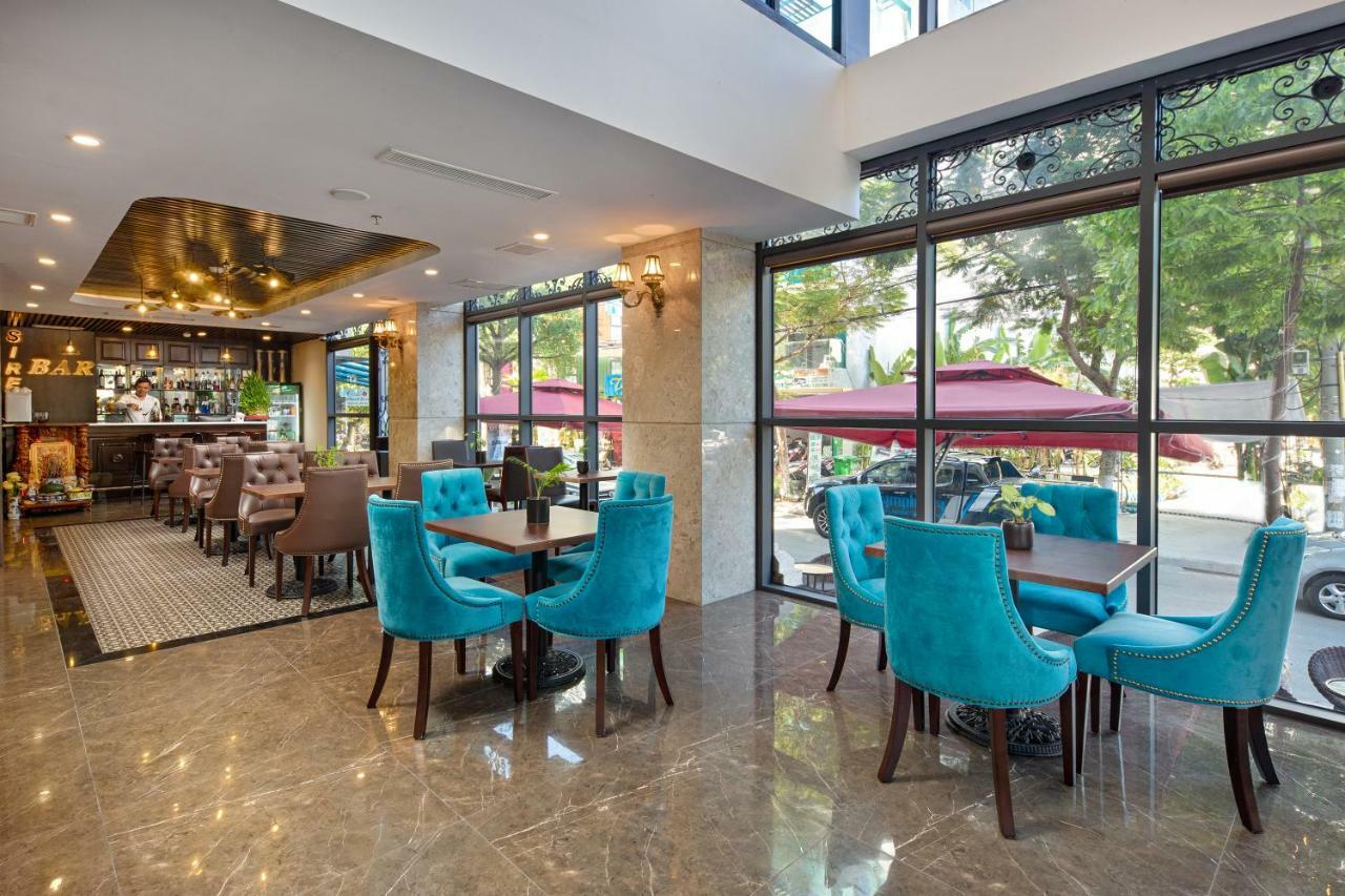 Khách sạn Cosmos 4*