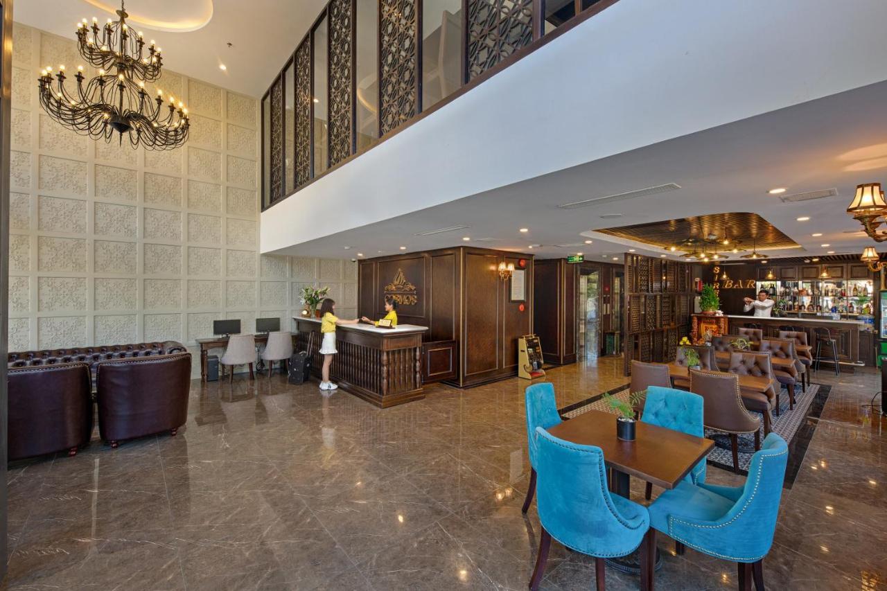 Cosmos Khách sạn 4*
